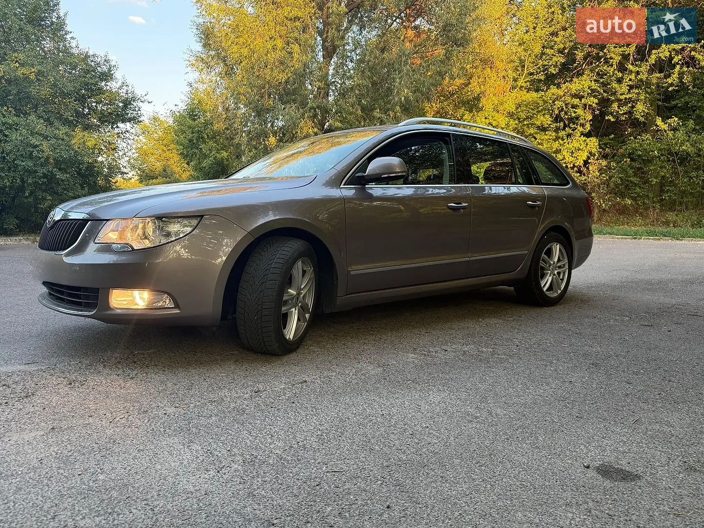 2010 Skoda Superb - мініатюра 6