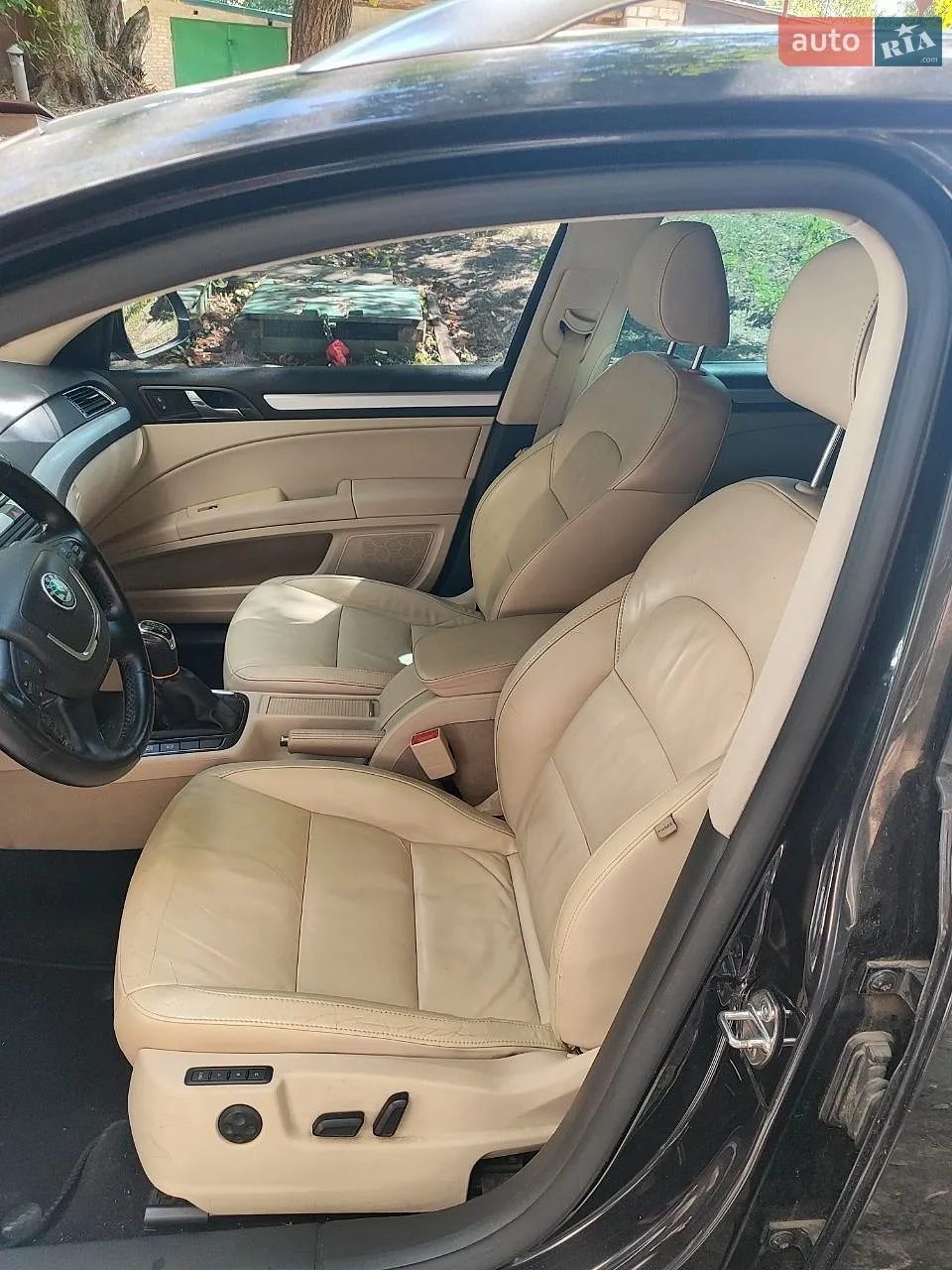 2010 Skoda Superb - мініатюра 14