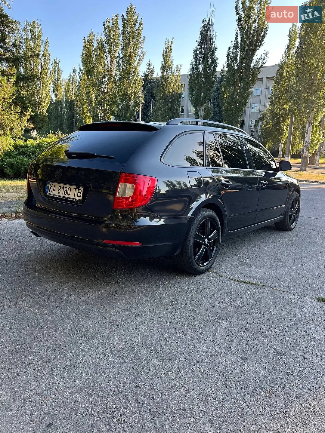 2010 Skoda Superb - мініатюра 5