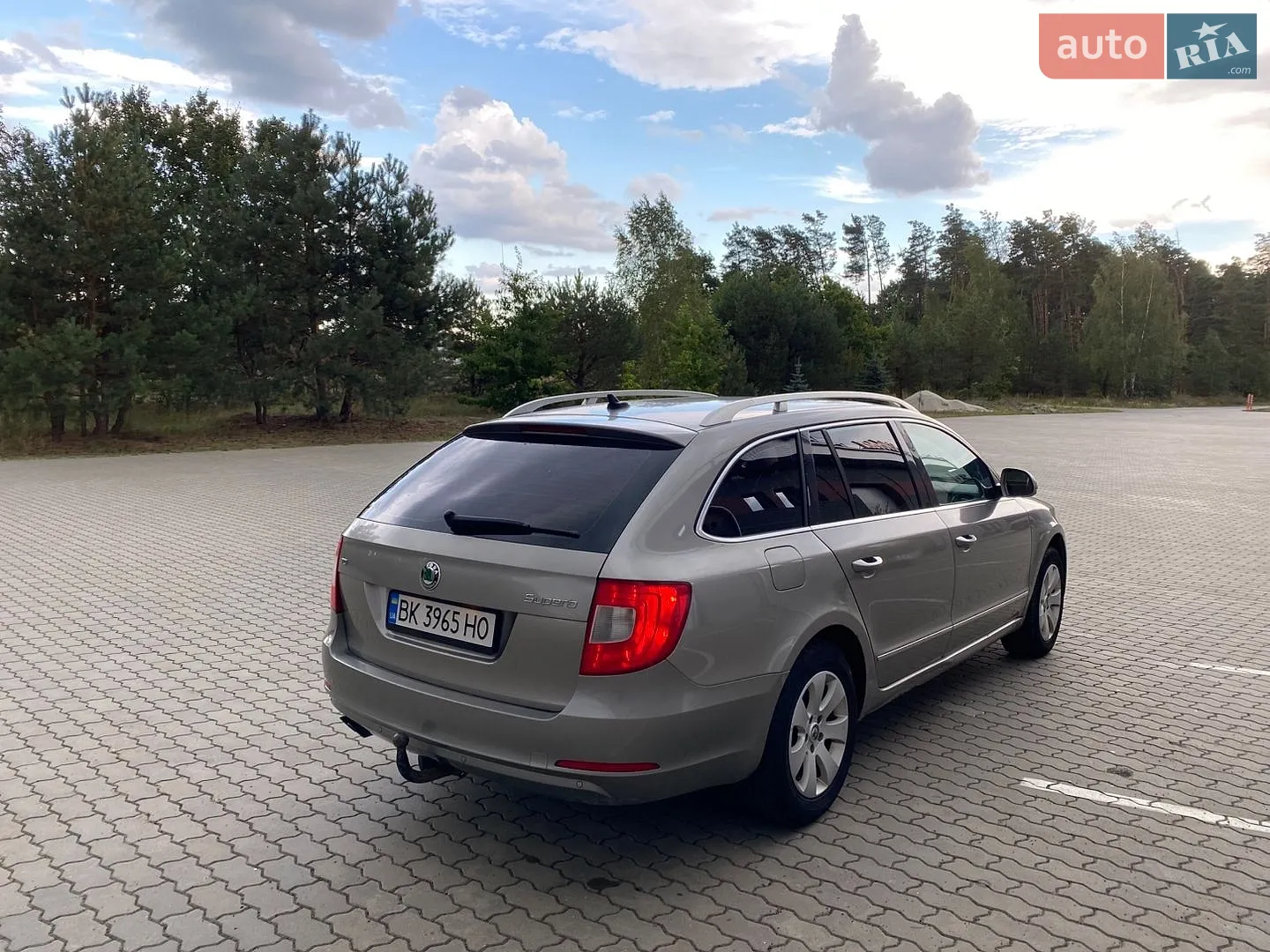 2010 Skoda Superb - мініатюра 3