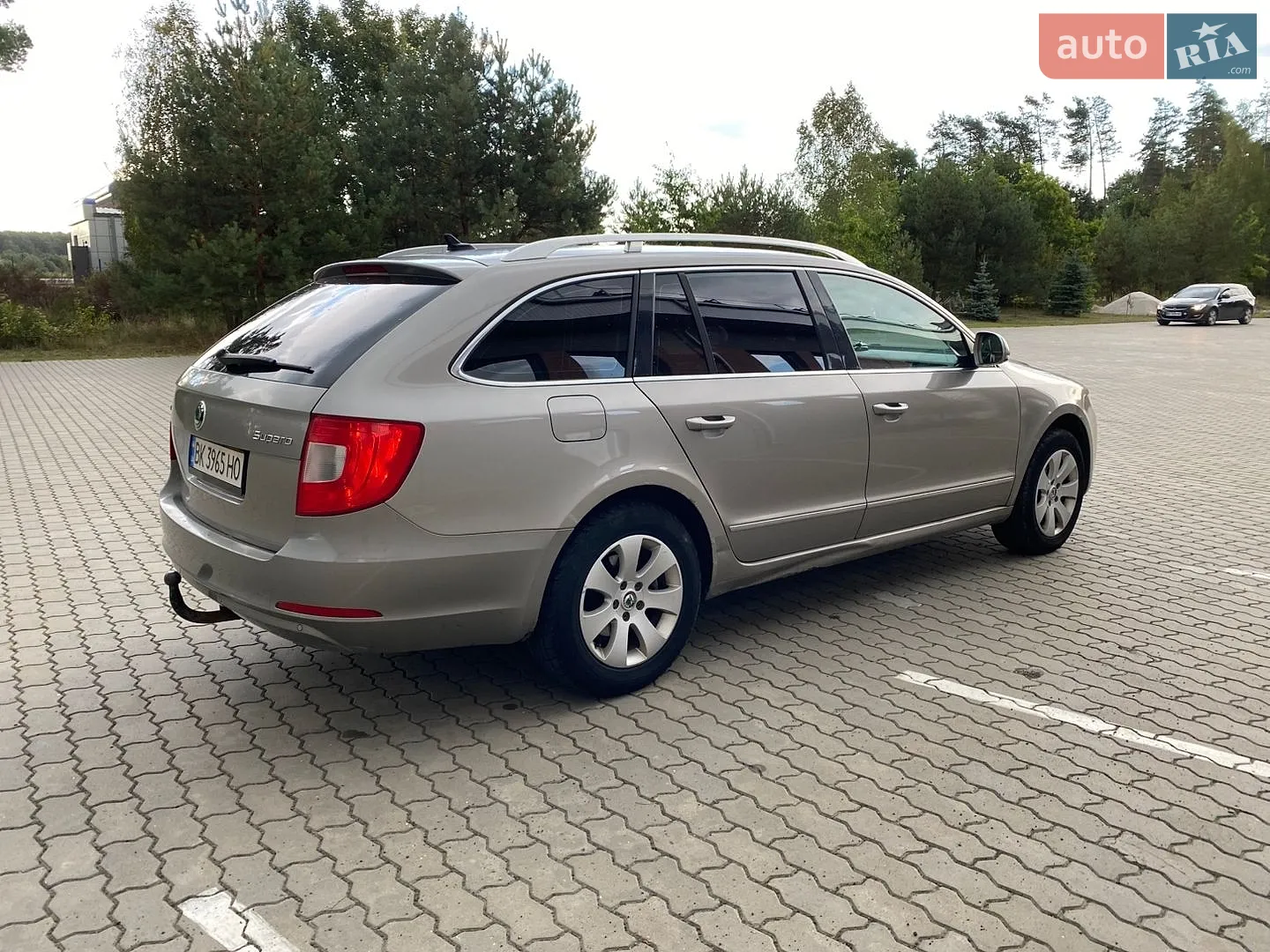 2010 Skoda Superb - мініатюра 7