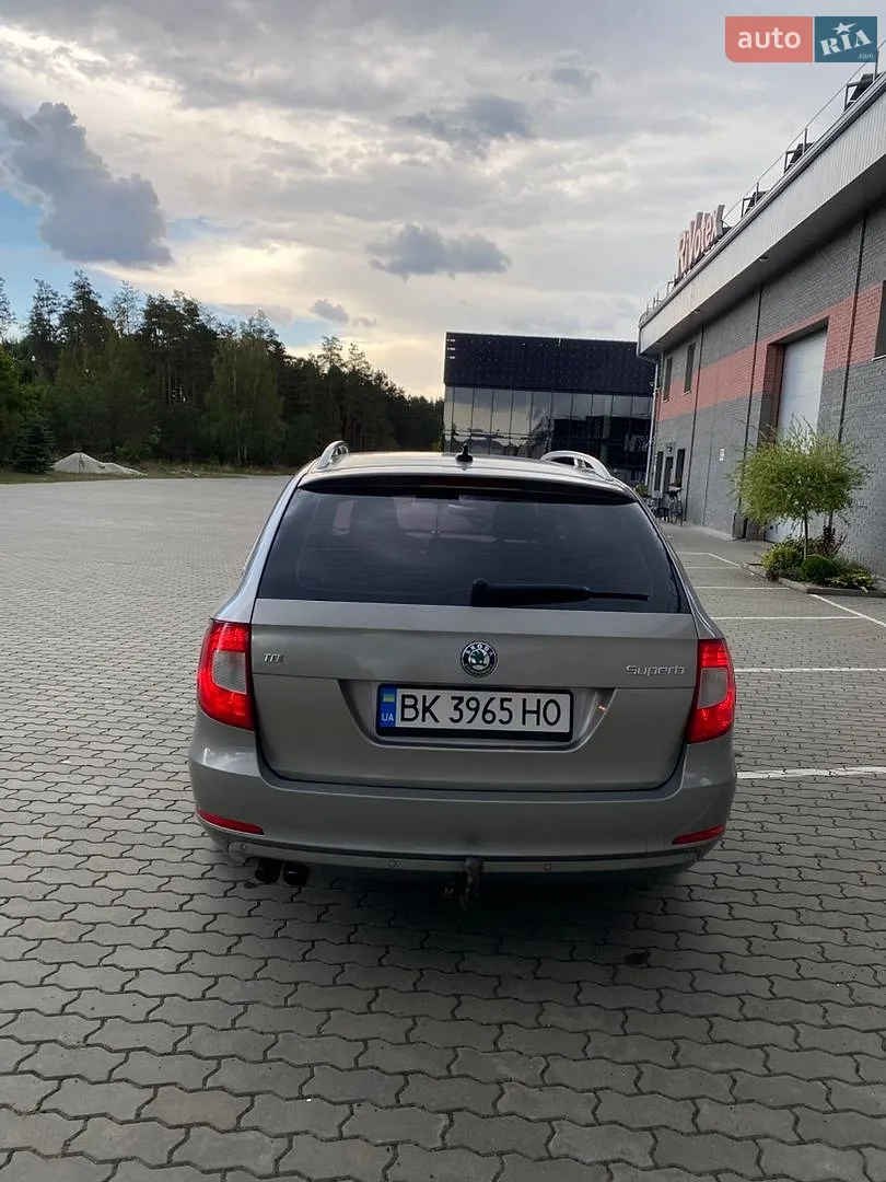 2010 Skoda Superb - мініатюра 11