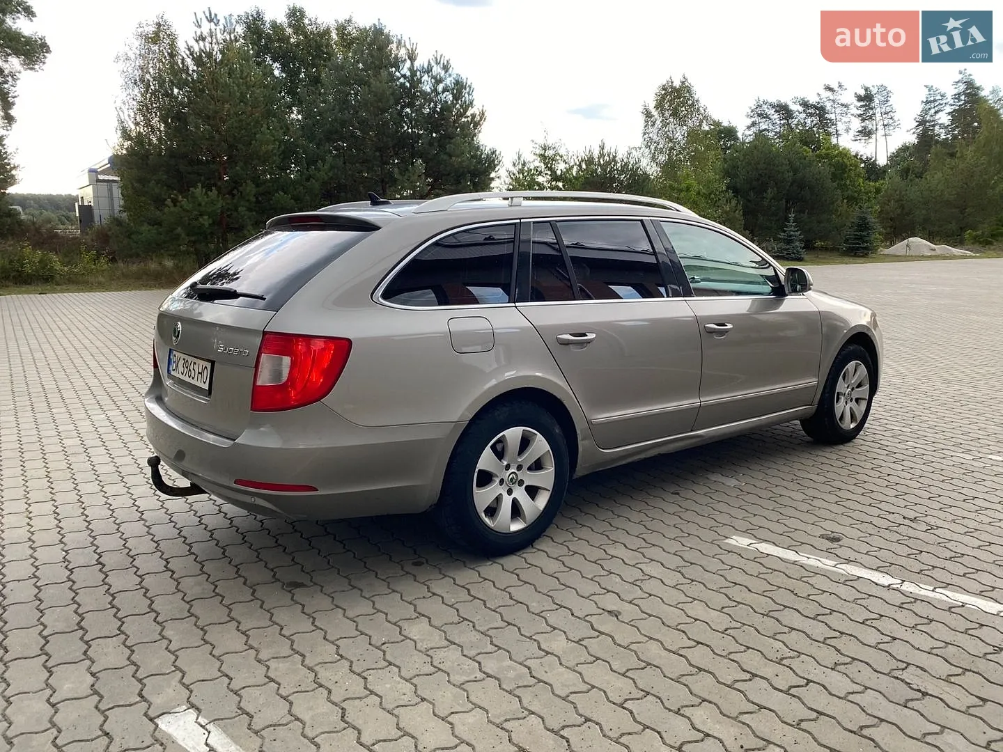 2010 Skoda Superb - мініатюра 12