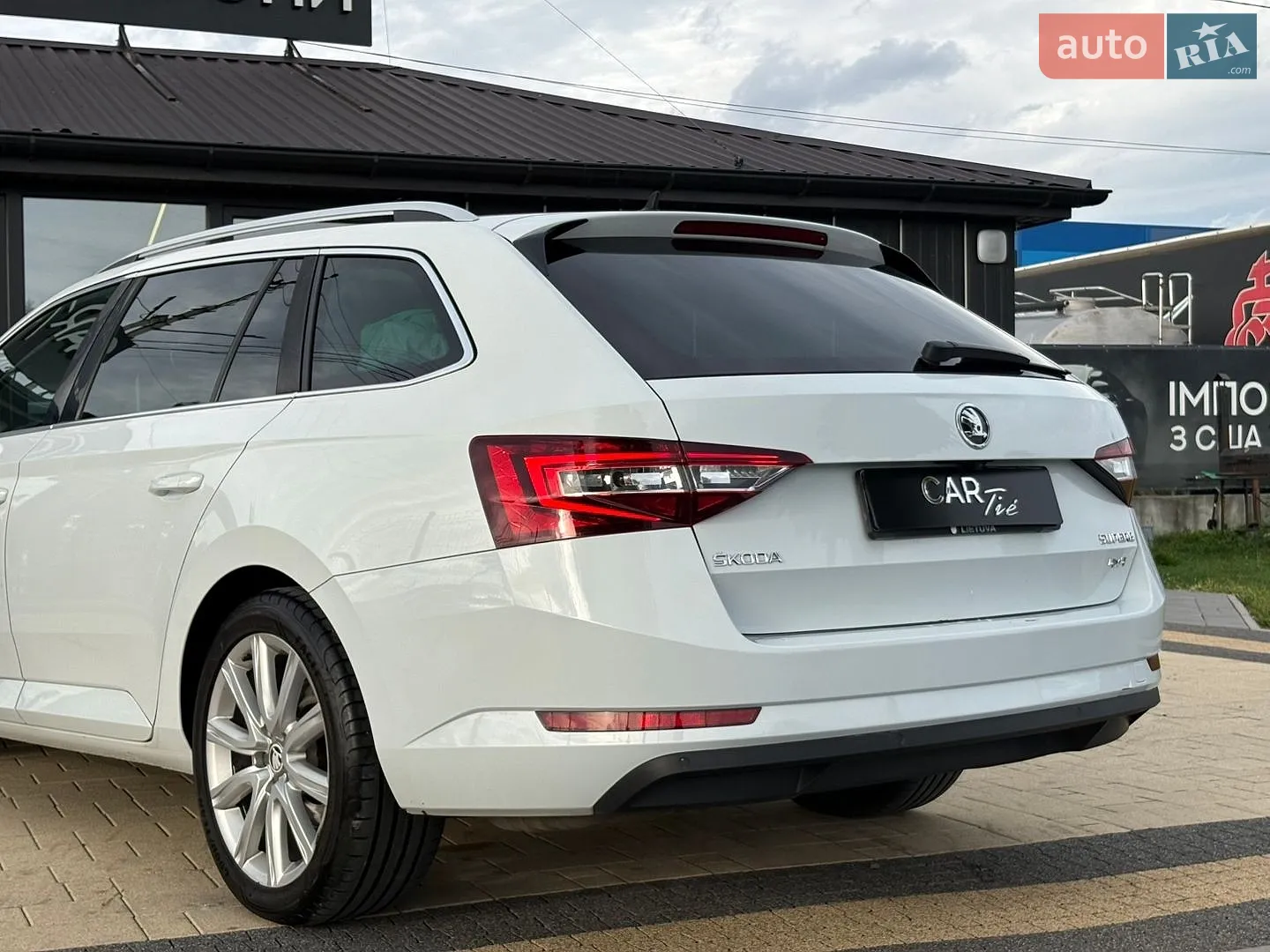 2015 Skoda Superb - мініатюра 12