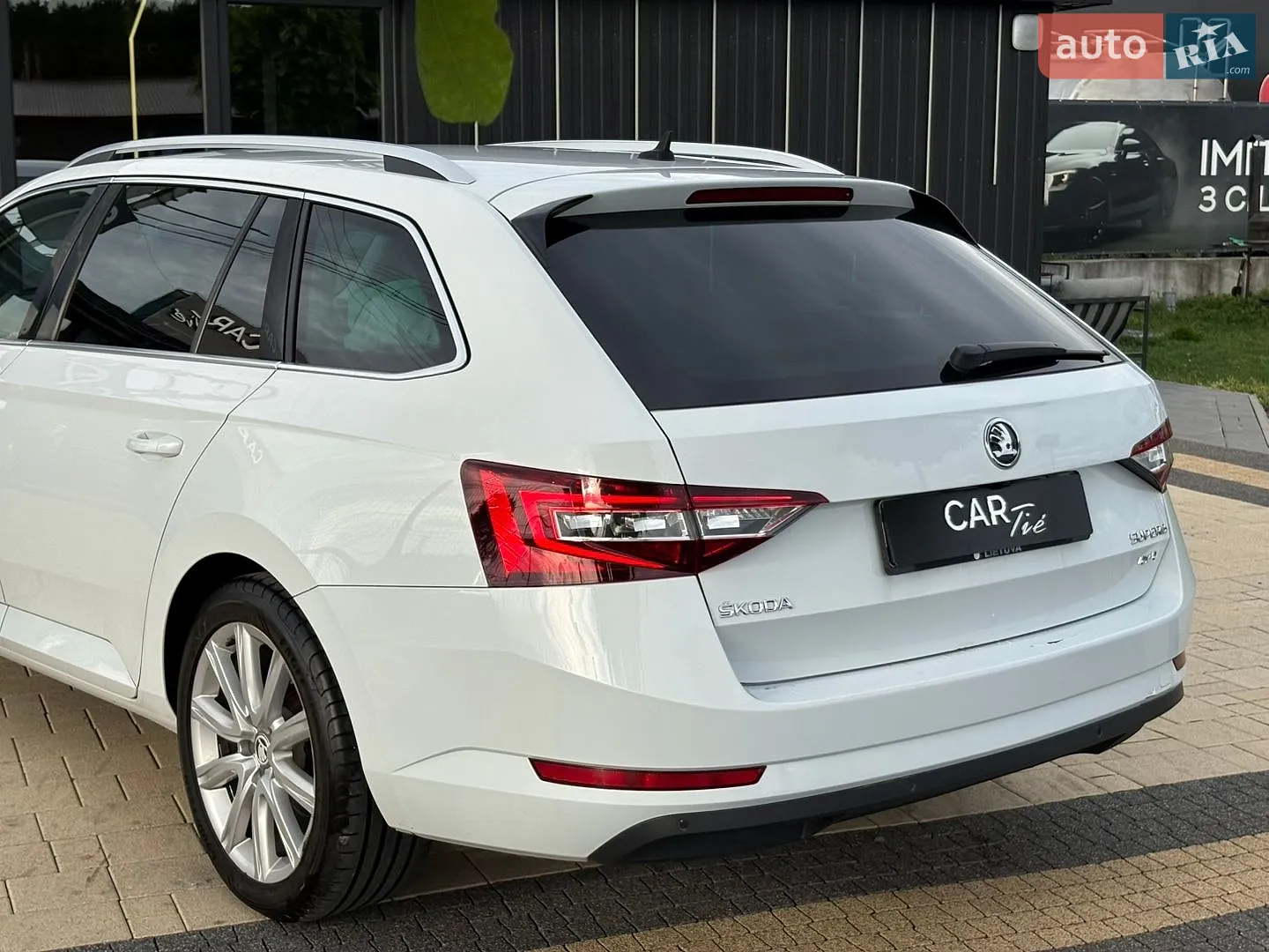 2015 Skoda Superb - мініатюра 11