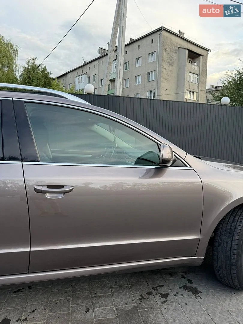 2010 Skoda Superb - мініатюра 12