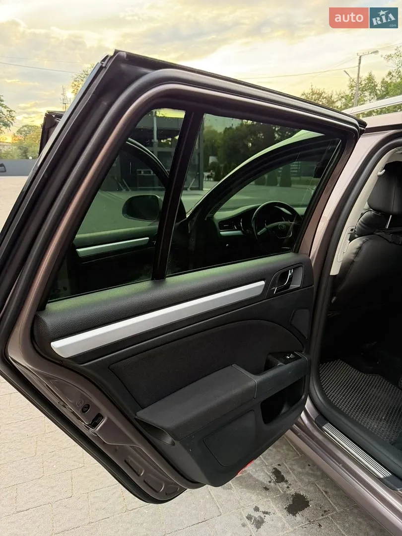 2010 Skoda Superb - мініатюра 18