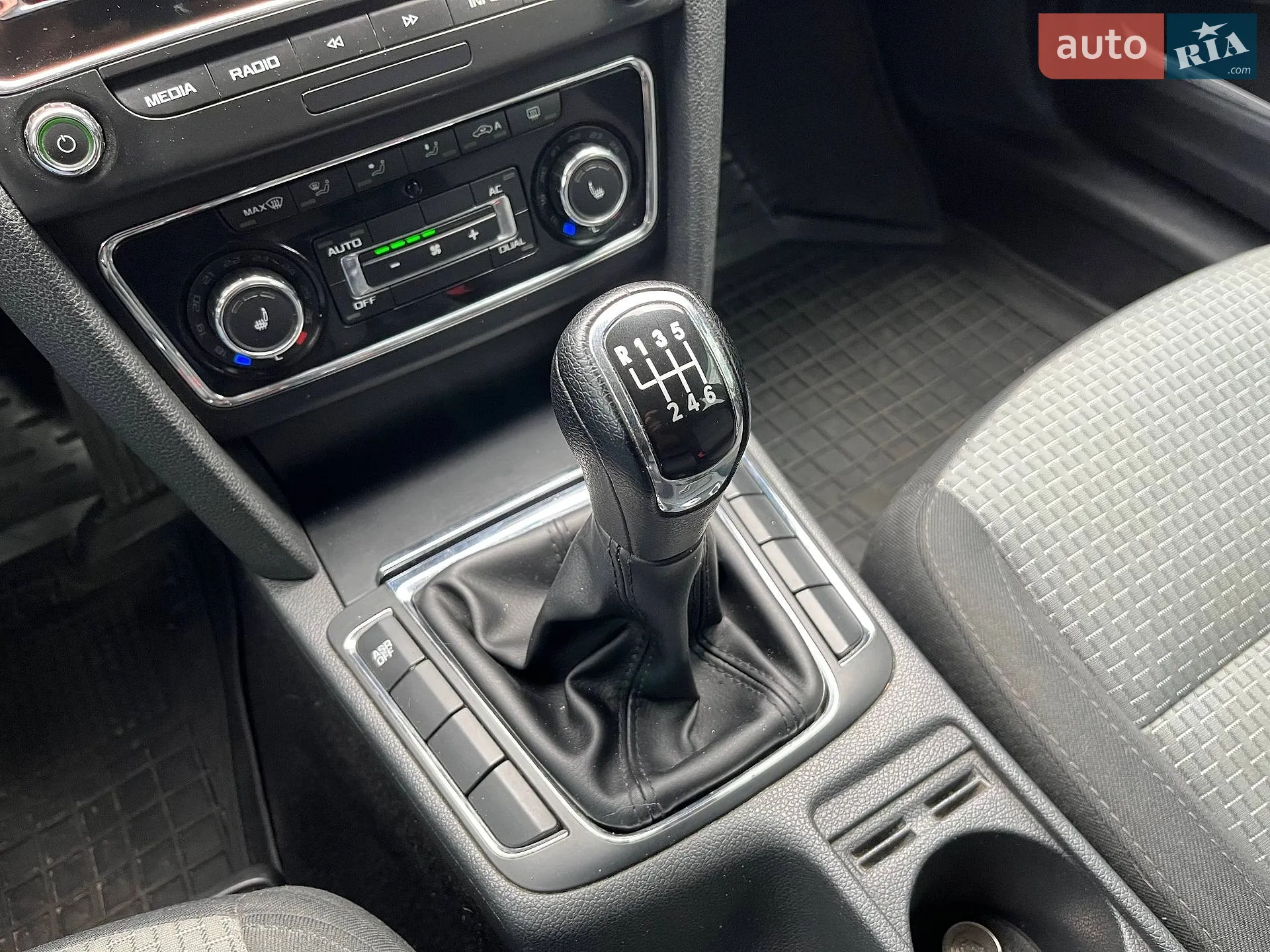 2012 Skoda Superb - мініатюра 22