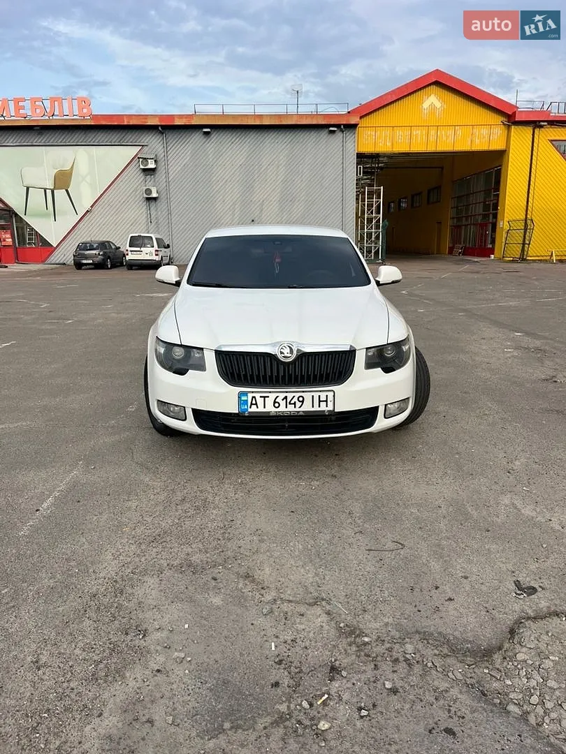 2010 Skoda Superb - мініатюра 2