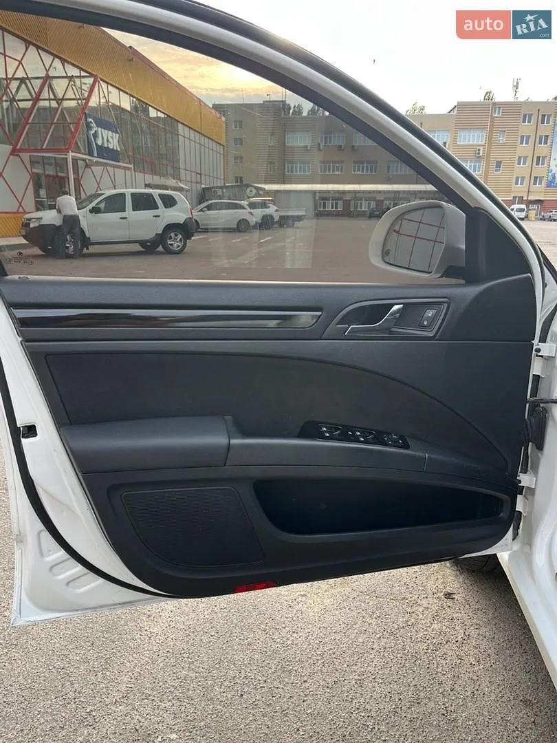 2010 Skoda Superb - мініатюра 10