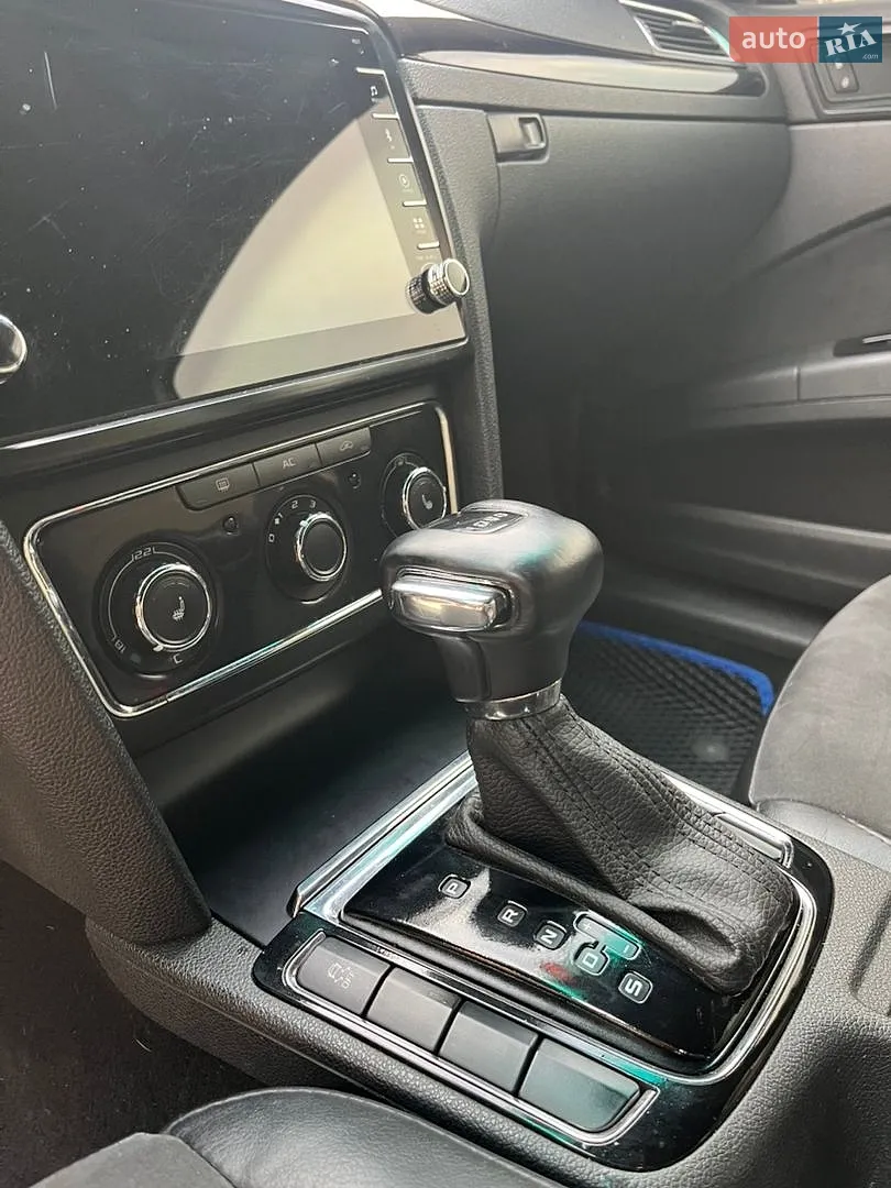 2010 Skoda Superb - мініатюра 23