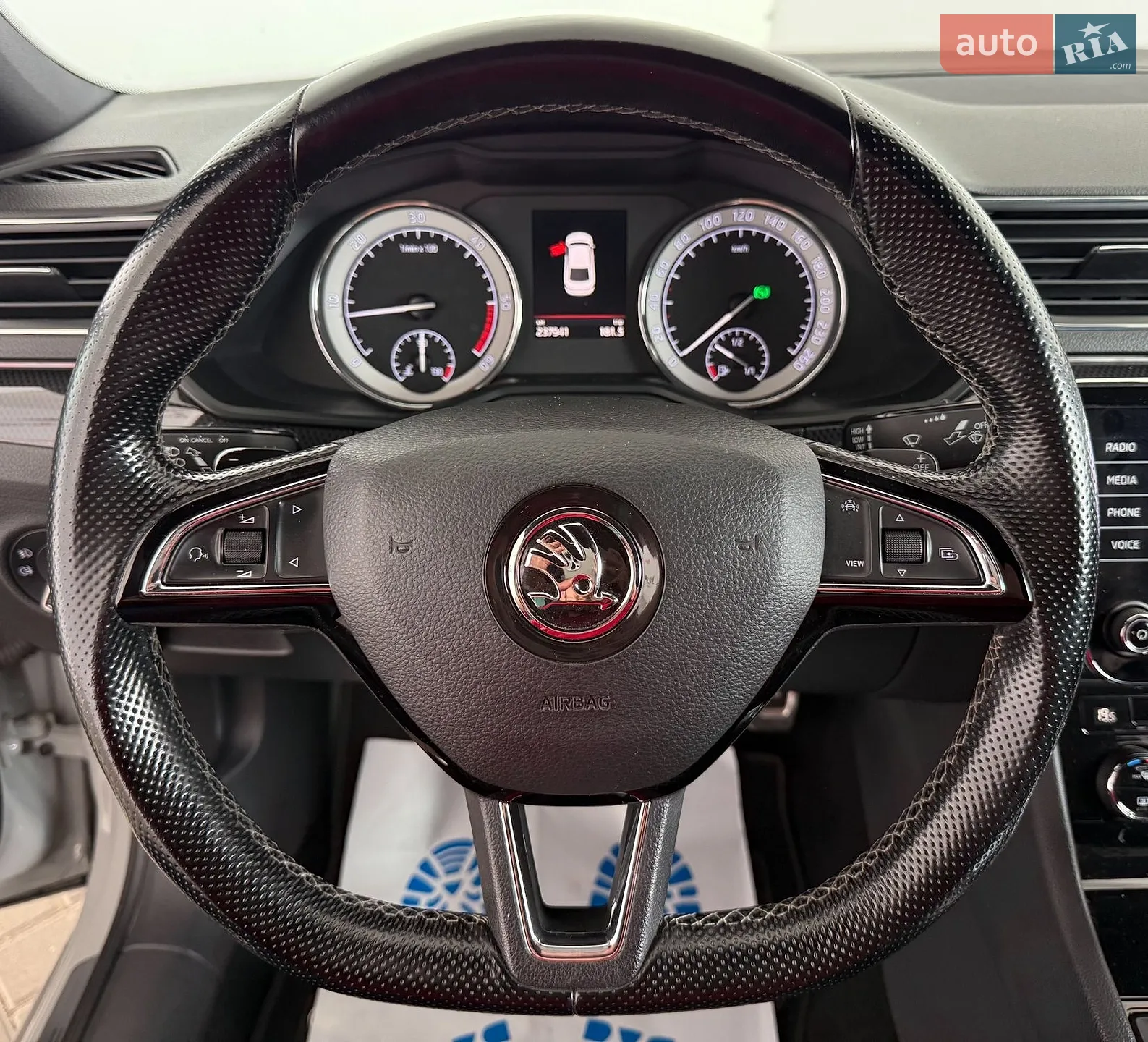 2018 Skoda Superb - мініатюра 13