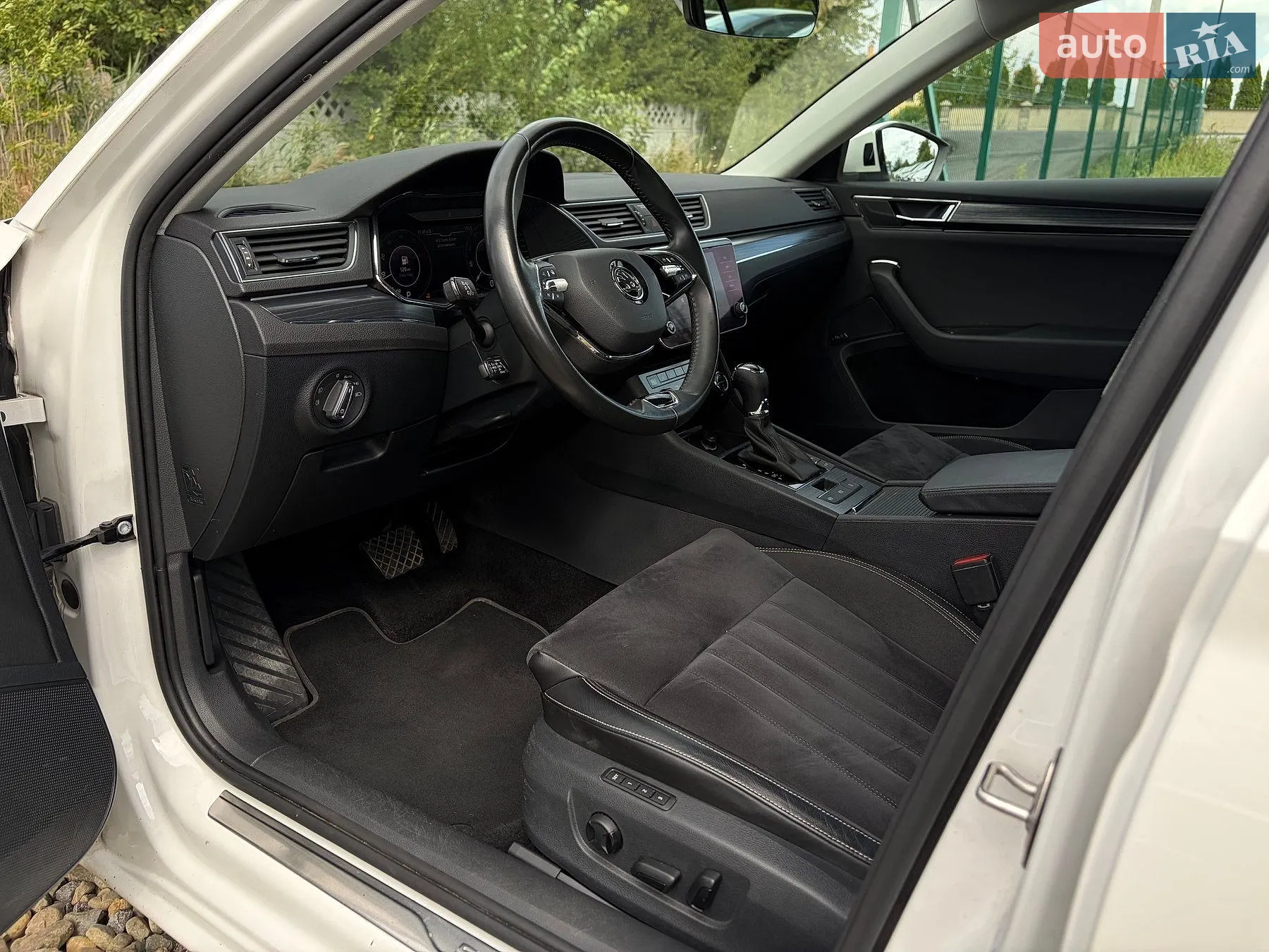 2021 Skoda Superb - мініатюра 2