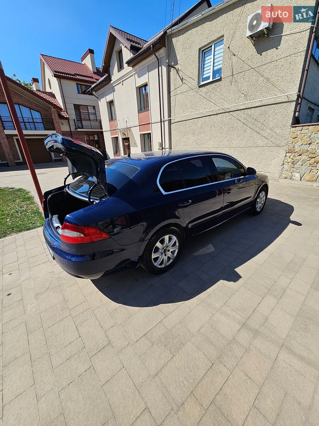 2010 Skoda Superb - мініатюра 13