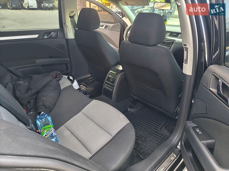 Лифтбек Skoda Superb 2012 в Вараше