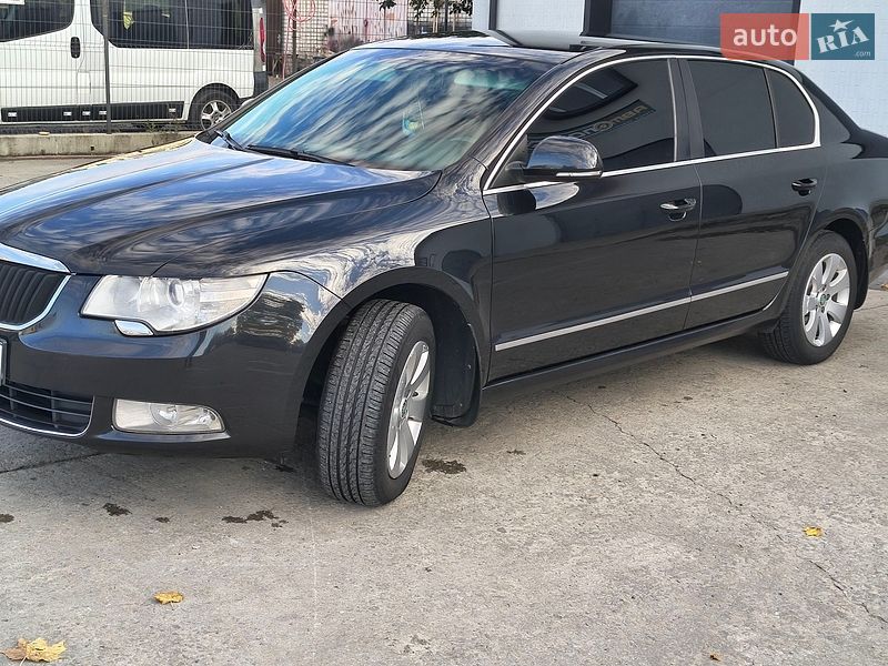 Лифтбек Skoda Superb 2012 в Вараше