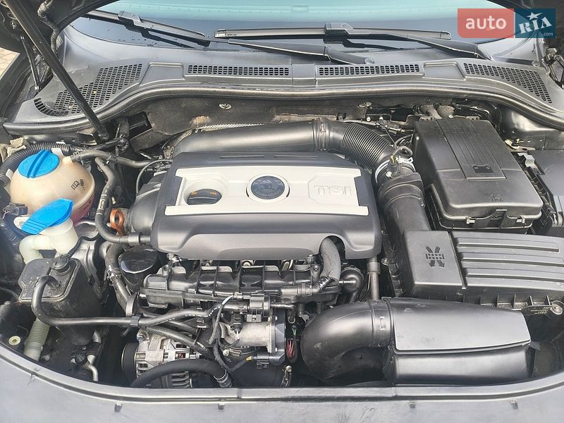Лифтбек Skoda Superb 2012 в Вараше