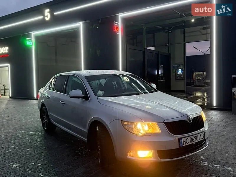 Skoda Superb 2012