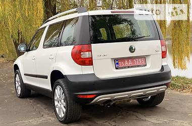 Внедорожник / Кроссовер Skoda Yeti 2011 в Ровно