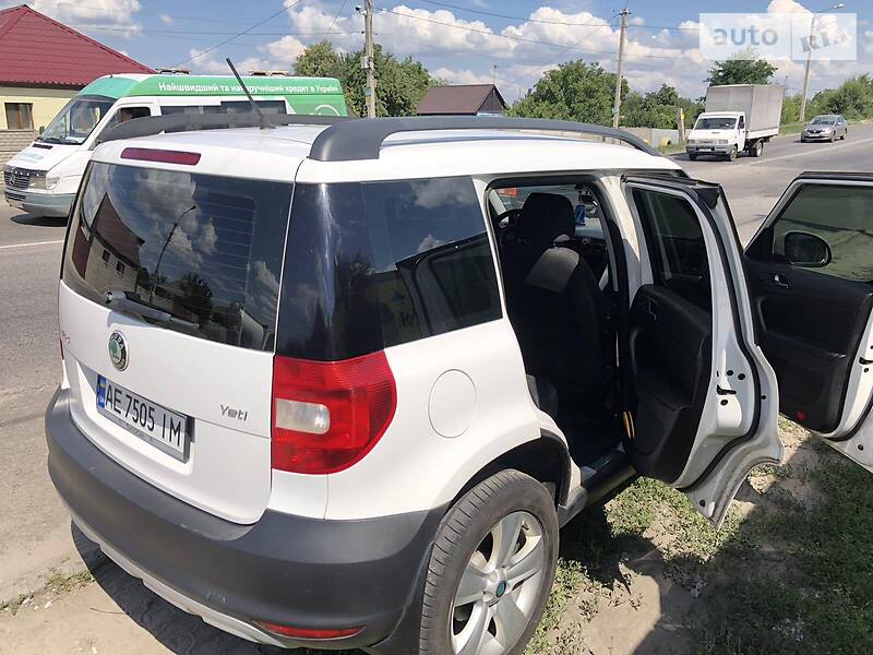 Бардачок Skoda Yeti