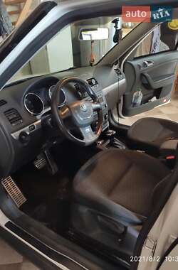 Хэтчбек Skoda Yeti 2012 в 