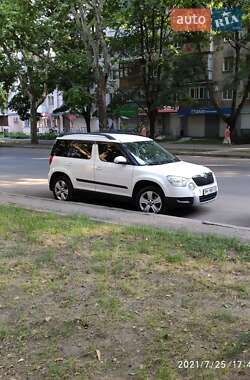 Хэтчбек Skoda Yeti 2012 в 