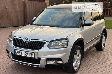 Позашляховик / Кросовер Skoda Yeti 2016 в 