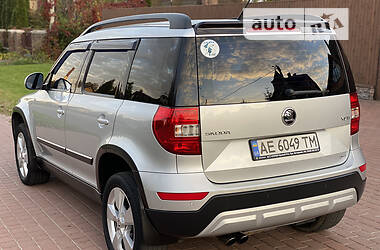 Позашляховик / Кросовер Skoda Yeti 2016 в 