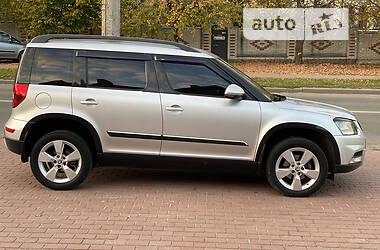 Позашляховик / Кросовер Skoda Yeti 2016 в 