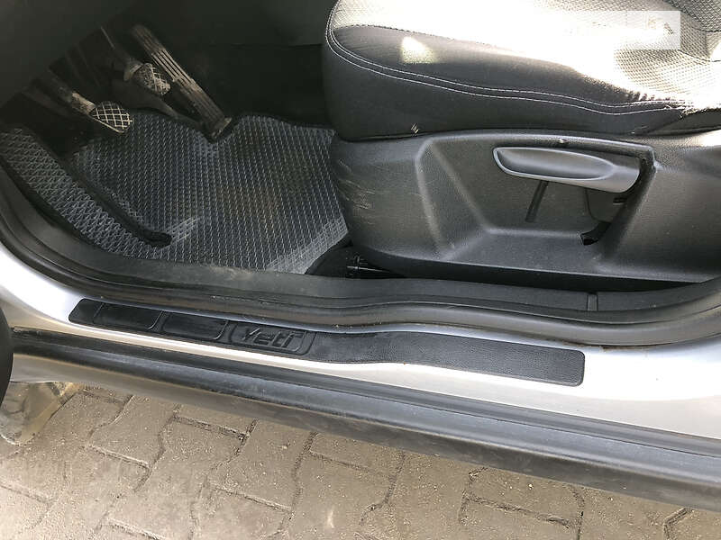 Позашляховик / Кросовер Skoda Yeti 2010 в Волочиську