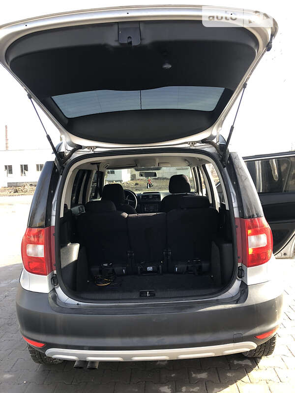 Позашляховик / Кросовер Skoda Yeti 2010 в Волочиську