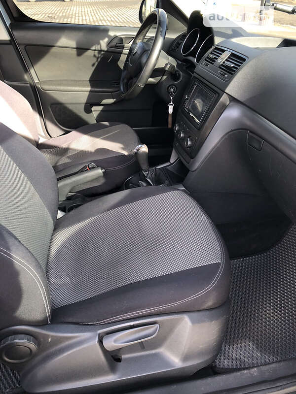 Позашляховик / Кросовер Skoda Yeti 2010 в Волочиську