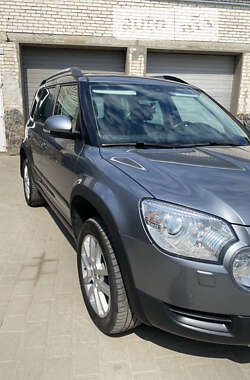 Позашляховик / Кросовер Skoda Yeti 2011 в 
