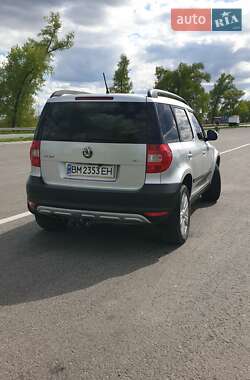 Внедорожник / Кроссовер Skoda Yeti 2013 в Ромнах