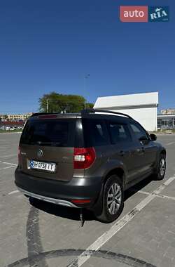 Внедорожник / Кроссовер Skoda Yeti 2012 в 