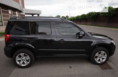 Внедорожник / Кроссовер Skoda Yeti 2010 в 