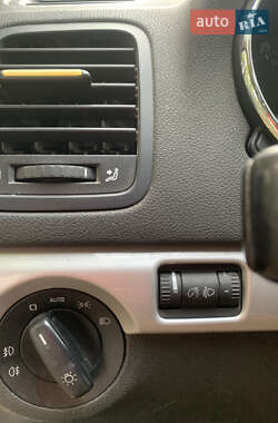 Внедорожник / Кроссовер Skoda Yeti 2011 в 