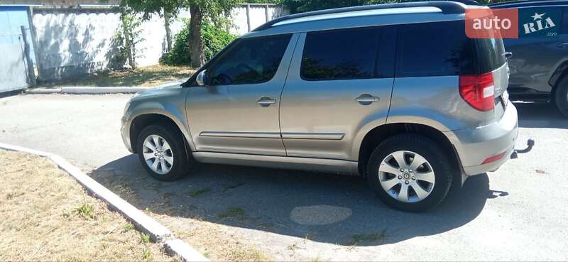 Внедорожник / Кроссовер Skoda Yeti 2014 в Знаменке