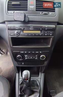 Внедорожник / Кроссовер Skoda Yeti 2011 в 
