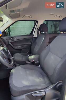Внедорожник / Кроссовер Skoda Yeti 2011 в 