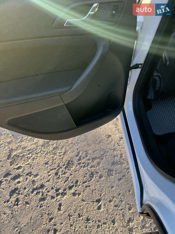 Внедорожник / Кроссовер Skoda Yeti 2014 в Каменец-Подольском фото 12 Внедорожник / Кроссовер Skoda Yeti 2014 в Каменец-Подольском