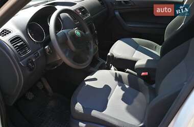 Внедорожник / Кроссовер Skoda Yeti 2011 в 