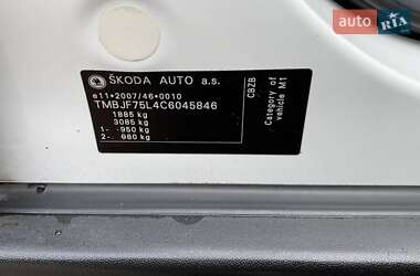 Внедорожник / Кроссовер Skoda Yeti 2011 в 