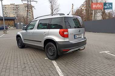 Позашляховик / Кросовер Skoda Yeti 2010 в 