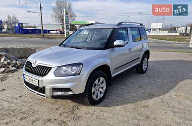 Внедорожник / Кроссовер Skoda Yeti 2015 в 