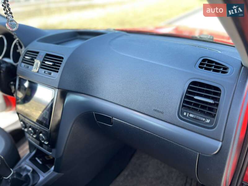 Внедорожник / Кроссовер Skoda Yeti 2010 в Городке