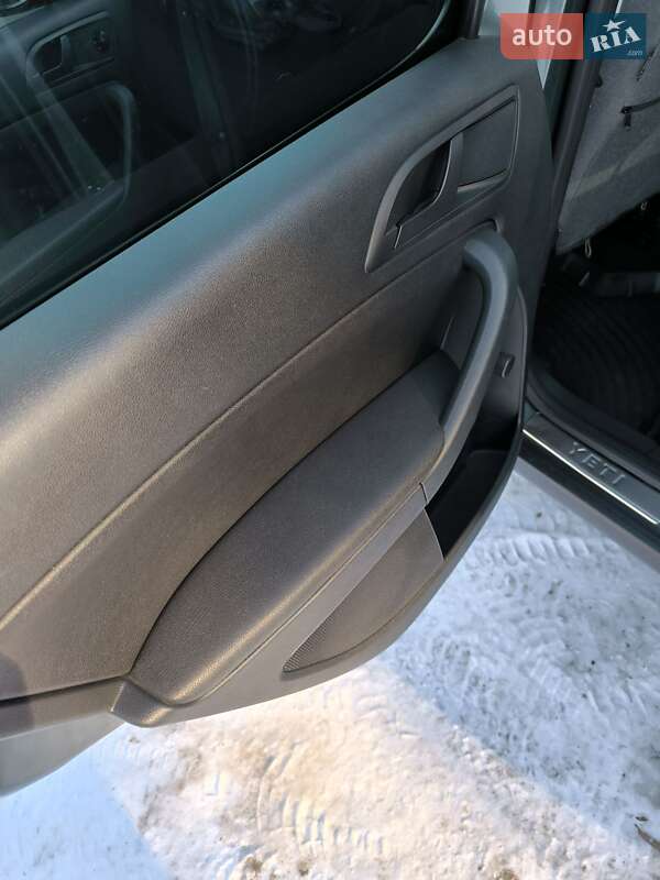 Внедорожник / Кроссовер Skoda Yeti 2012 в Звягеле фото 13 Внедорожник / Кроссовер Skoda Yeti 2012 в Звягеле