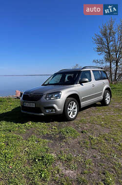 Внедорожник / Кроссовер Skoda Yeti 2014 в 