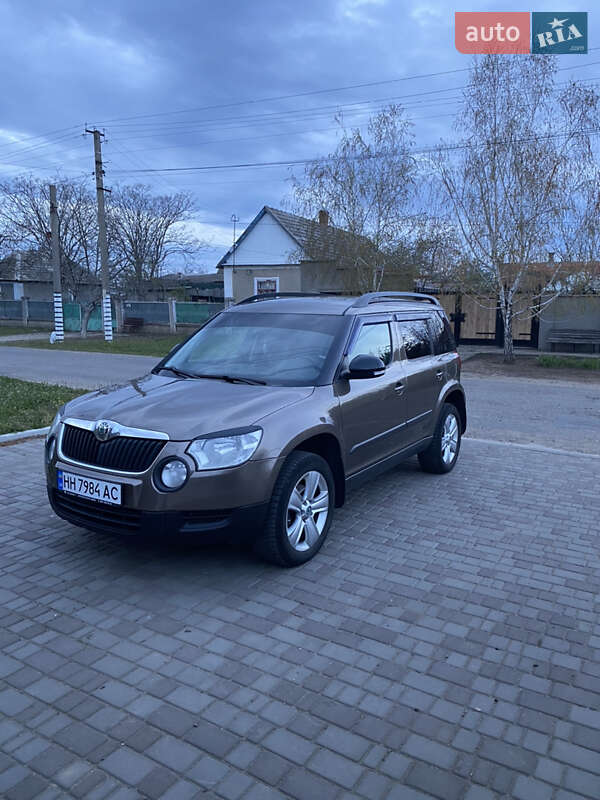 Внедорожник / Кроссовер Skoda Yeti 2011 в 