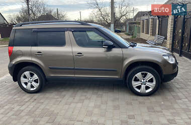 Внедорожник / Кроссовер Skoda Yeti 2011 в 